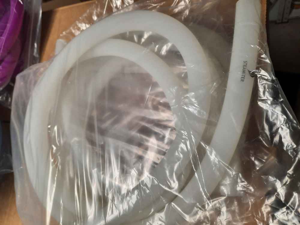 Steamster Soft Touch Silikonschlauch white glow blue
